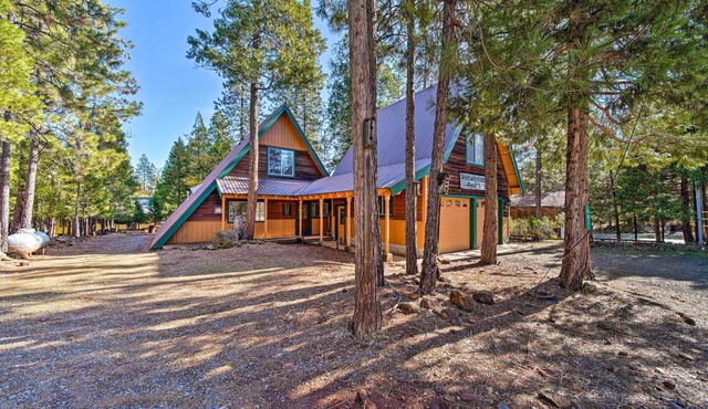 Cabin Hideaway < 1 Mi to Trinity Lake: Hike & Fish