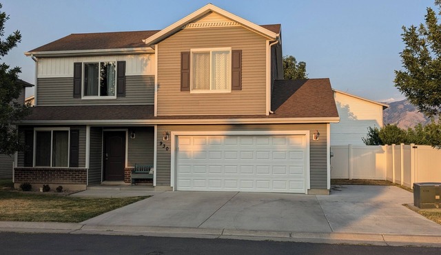 Central Mountain Retreat - Sleeps 7