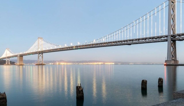 Centrally Located Hotel w/Scenic Views & Free Breakfast | 1 Mile to Oracle Park