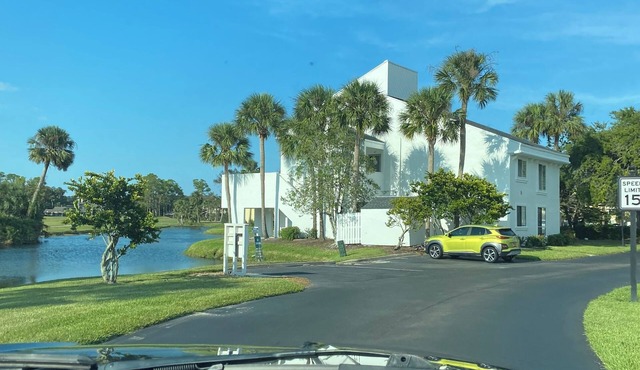 Charming 3-bedroom condo in Sawgrass near ocean