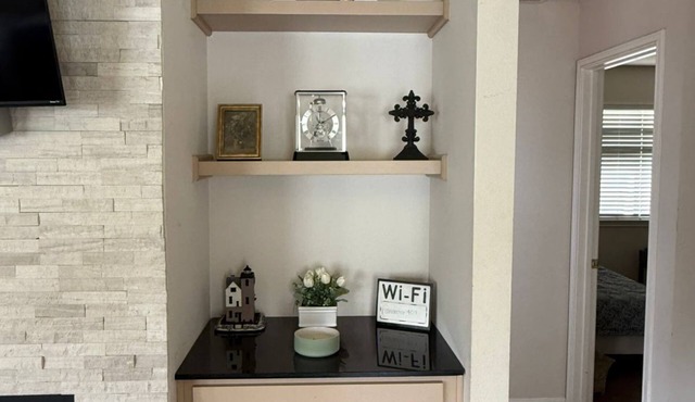 Clean and cozy 4BR, Near Theme Parks & Shopping!