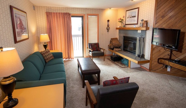 Condo with Ski-in/Ski-Out Access + Mountain Views