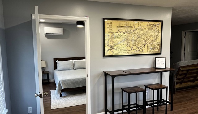 Conveniently Located Private Guesthouse in Wears Valley - No Cleaning Fees!