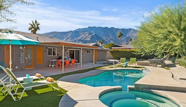 Cosmic Sun Retreat - Private Oasis: Pool, Spa & Fire Pit in the Historic Racquet Club Neighborhood