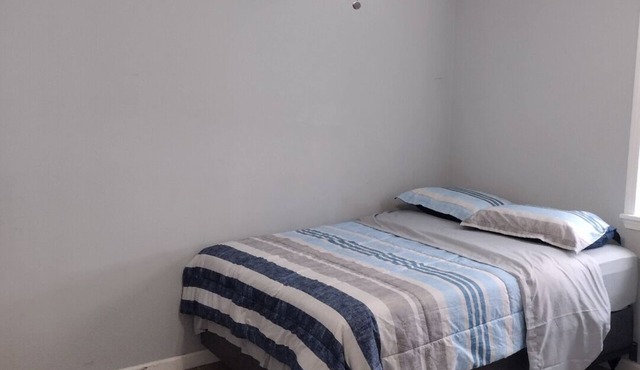 Cozy 2 bdrm 1 bth cottage/ADU in Texas City, mins away from the Dike and beaches