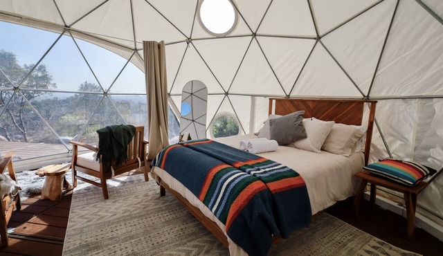 Cozy Dome Hideaway with Sweeping Sunrise View