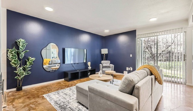 Cozy King Suite Getaway | Sleeps 4 | Pool, Prkg