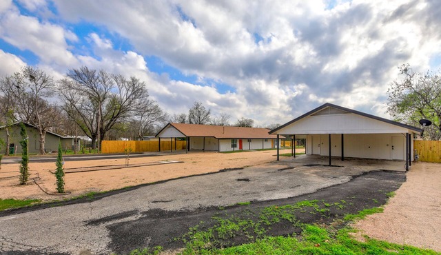 DesignerHome|Business/Family|1 Acre|Near Domain/Q2