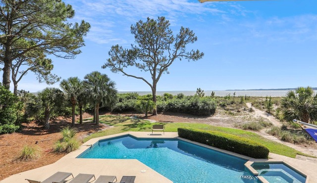 Direct Ocean Front Home with Pool and Putting Green