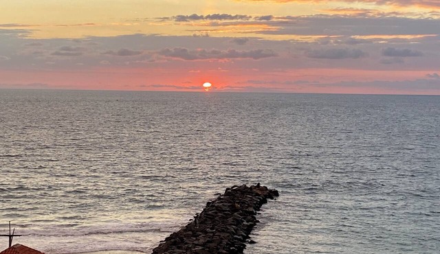 Direct Oceanfront Condo - Unobstructed View - Hear the Waves-Unwind-Read a Book