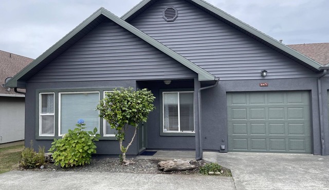 Dock Walk 1- Cozy 3 bed/2 bath near beaches