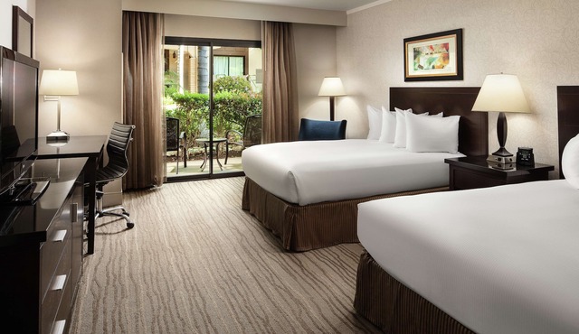 DoubleTree by Hilton Claremont