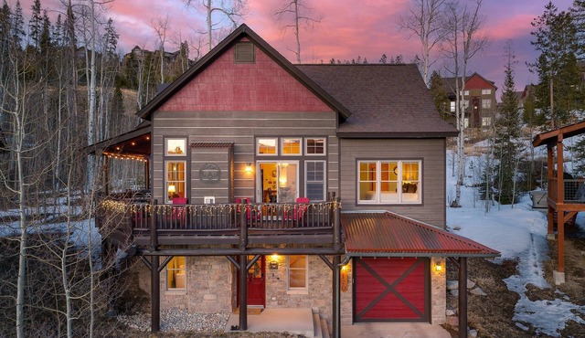 Downtown WP Cabin 120 I Private Hot Tub I Great Views I Bunk Room I Discounted Attractions