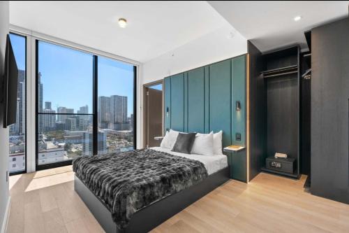 E11EVEN 2BR Luxury Stay with Pool & Resort Amenities