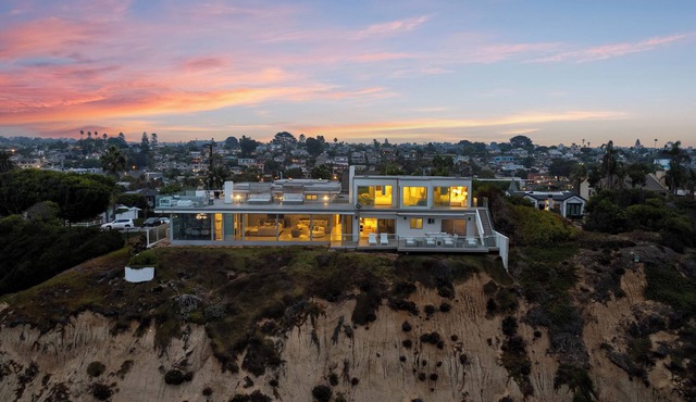 Encinitas Shores - Beachfront, Ocean View & Patio