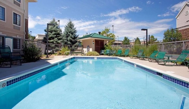 Enjoy a Hassle-Free Stay! Pet-Friendly, w/ Pool, Near Park Meadows Mall