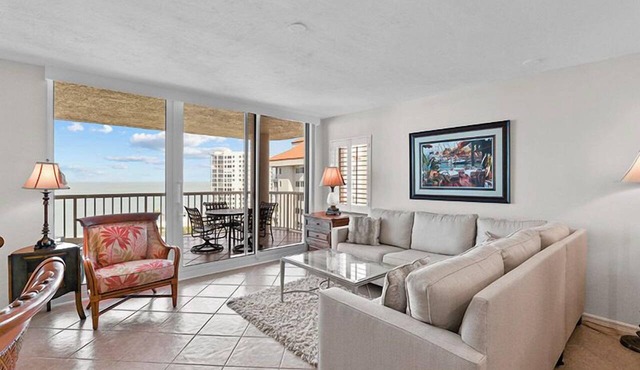 Enjoy this bright 10th flr beachfront condo-CL1003