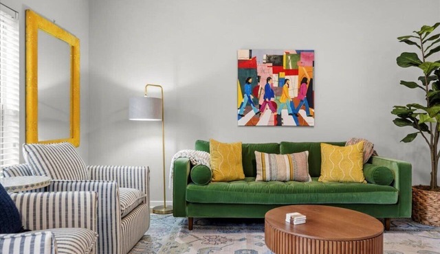 Exceptional 2BR in Prime Location Top Amenities