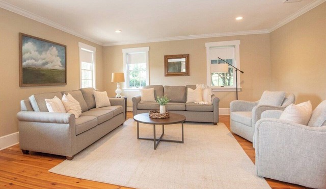 Family Farmhouse w/Suite & Game Room