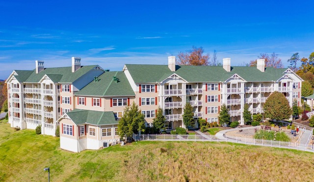 Family-Friendly Condo w/Resort Indoor & Outdoor Pools, 3 Hot Tubs, WiFi & More!