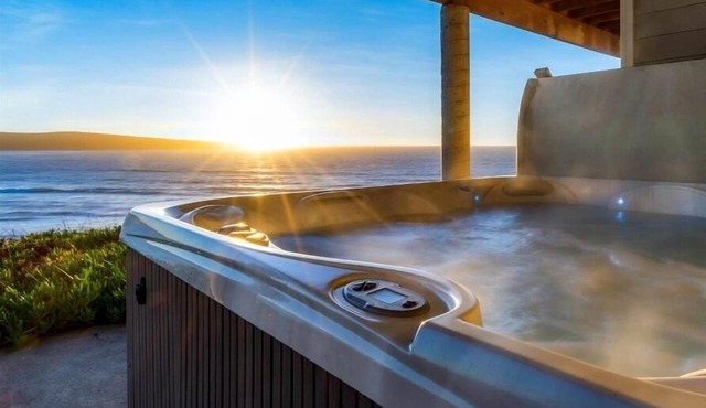 Front Row Seats~Dillon Beach & Pacific Horizon! HotTub/Solar/WiFi~Sea Glass