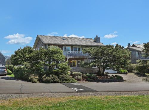 Gated Highlands retreat w hot tub golf
