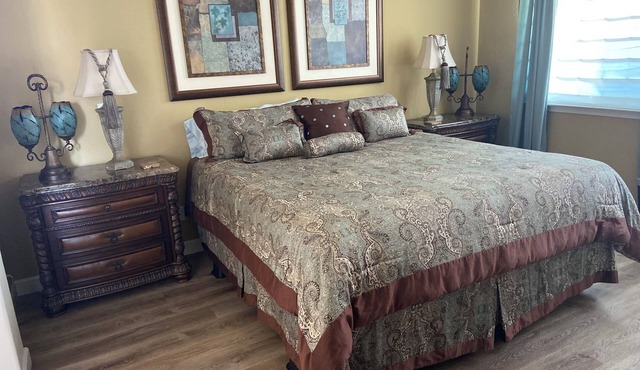 Golf course & ocean view in gated community