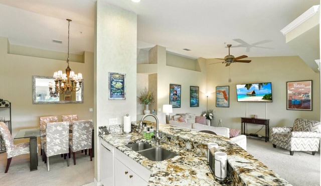Golf Membership Available! Top Floor Condo, Pickleball, Near Naples Beaches