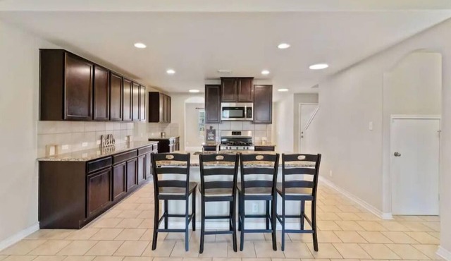 Gorgeous 5-bedroom home in Schertz, San Antonio, New Braunfels