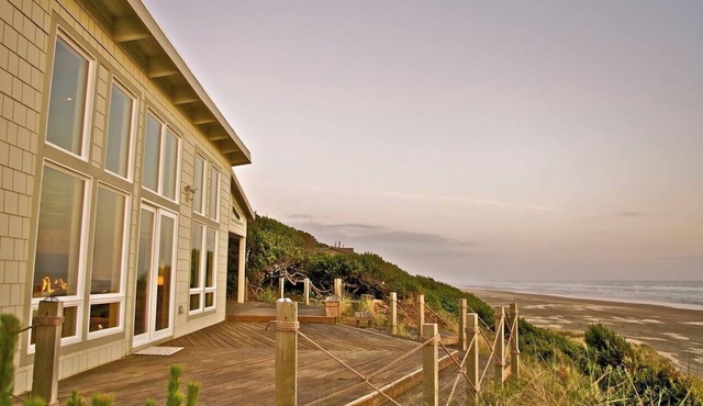 Gorgeous Oceanfront Beach House - Elegant Modern w/Stunning Expansive Views