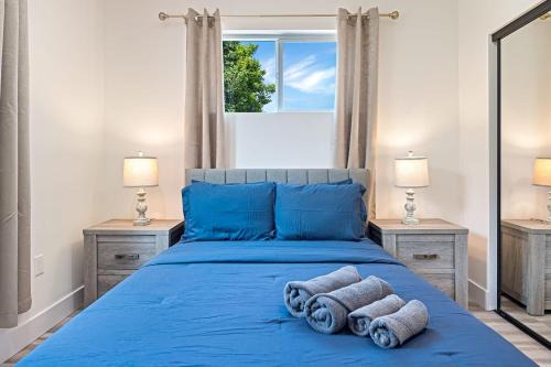 Hollywood Chateau Townhouse