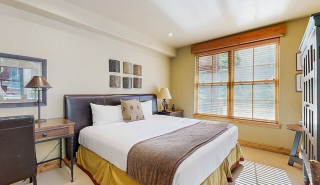 Ideally located, quiet, luxurious Deer Valley hotel-style room
