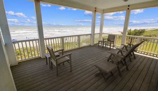 Kathie's Beachfront Kottage by Ryson Vacation Rentals