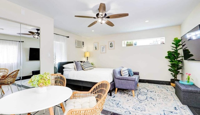 La Moderna: A Private Guesthouse