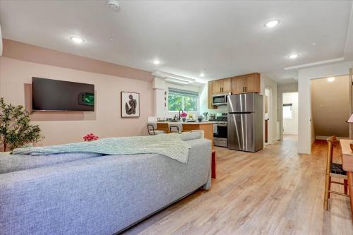 LA Private Cozy New 1BR Gated Workspace Washer and Dryer