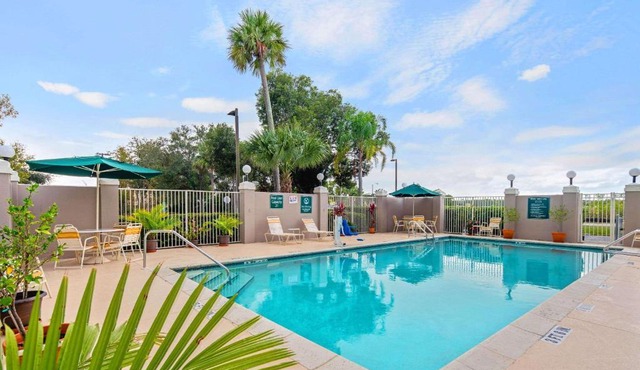 La Quinta by Wyndham Naples East (I-75)