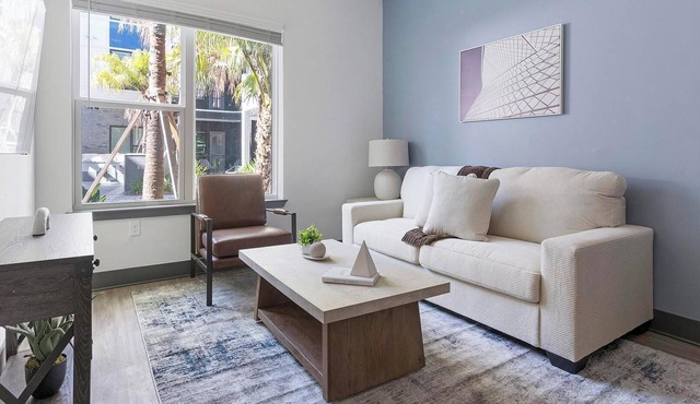 Landing | Beautiful 1BD, Rooftop Lounge, Gym