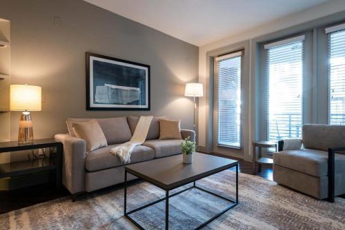 Landing Modern Apartment with Amazing Amenities (ID5077X1)
