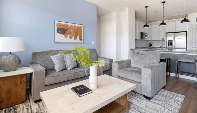 Landing | Spectacular 2BD, Gym, Pool