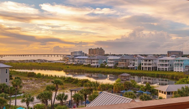 LargestPrivateBeachInDestin~Steps2TheBeach~HotTub~Balcony~SummerFun~ SunsetViews