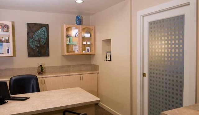Las Vegas | Couples Vegas Retreat | Pool + Hot Tub