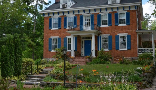 Lightner Farmhouse B&B