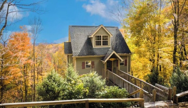 Location! Charming mountain retreat at 4000' elevation with stunning views.