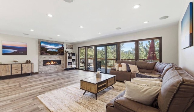Luna’s Mountain Manor | Chef Kitchen & Game Room