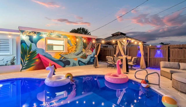 Luxe 4 BR Heated Pool | Hardrock | Stadium | Beach