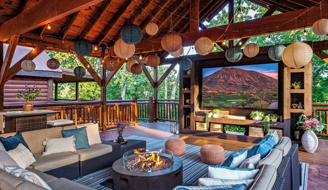 Luxe 8BR-Indoor Pool with Outdoor Movie Theater