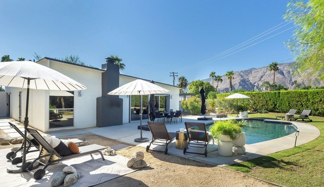 Luxe Outdoor Living: Palm Springs Retreat w/View!