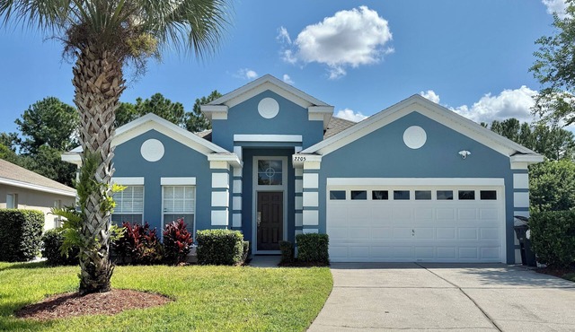 Luxurious 4 Bdrm & 3 Bath Home with Private Pool & Spa near Disney & Universal