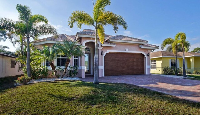 Luxurious Naples Florida Villa! Close to Vanderbilt Beach! ☀️🌴🌅 🌴