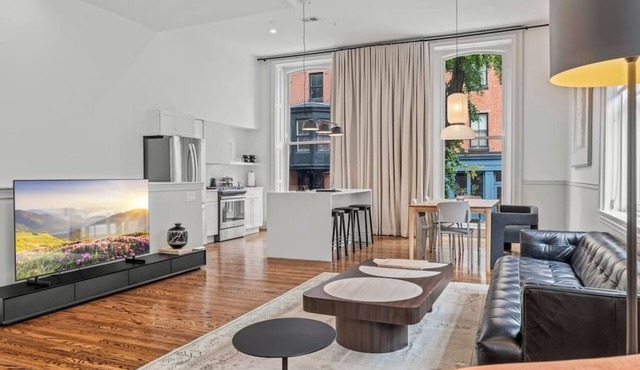 Luxury 2BD Rittenhouse Sq. | Hosted By Stay Rafa
